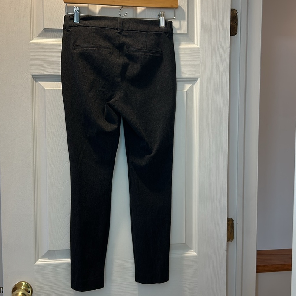 Old Navy High Rise Pixie - Picture 2 of 4